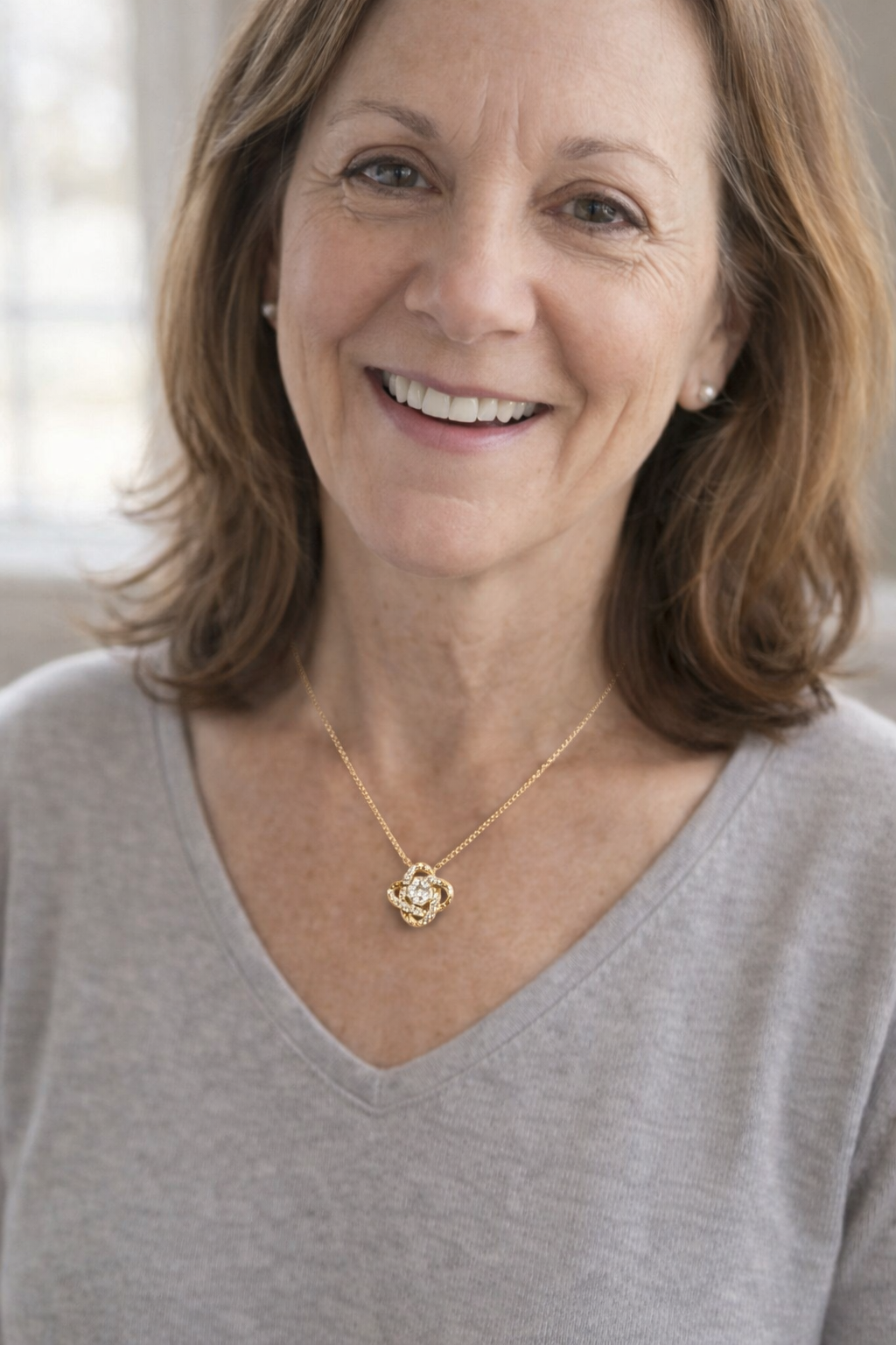 LEE'S VAULT “To My Beautiful Mom” Gold Necklace – Inspirational Gift for Mom / Mother's Day / Birthday / Christmas – Luxury Navy & Gold Message Card Jewelry